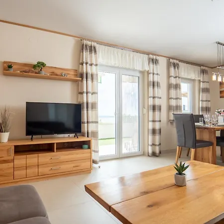 Beachfront Reiterer V2 With Seaview 30 Meters From The - Crowonder Luxury Rent