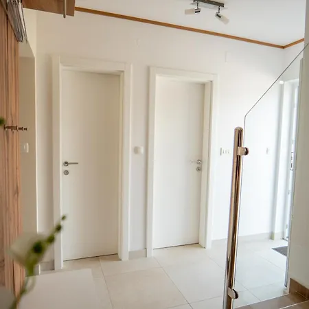 Villa Beachfront Reiterer V2 With Seaview 30 Meters From The - Crowonder Luxury Rent Privlaka (Zadar)